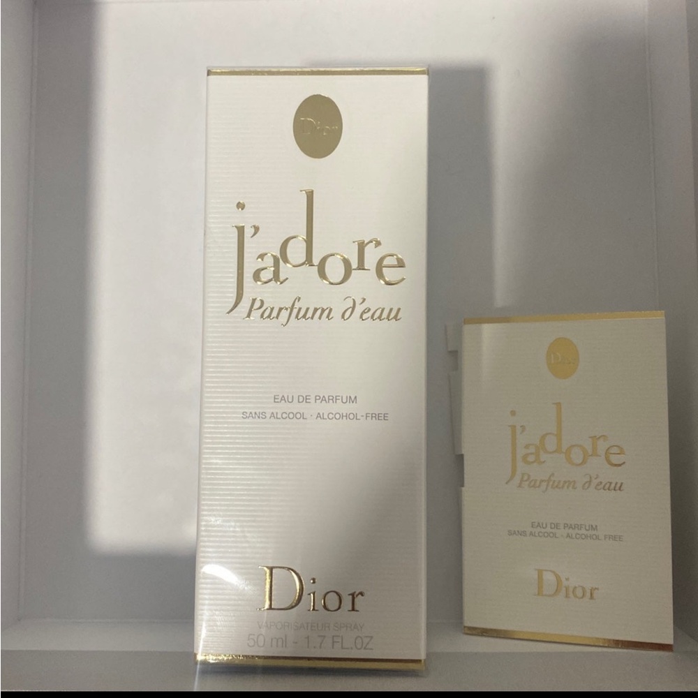J’adore perfume and travel size